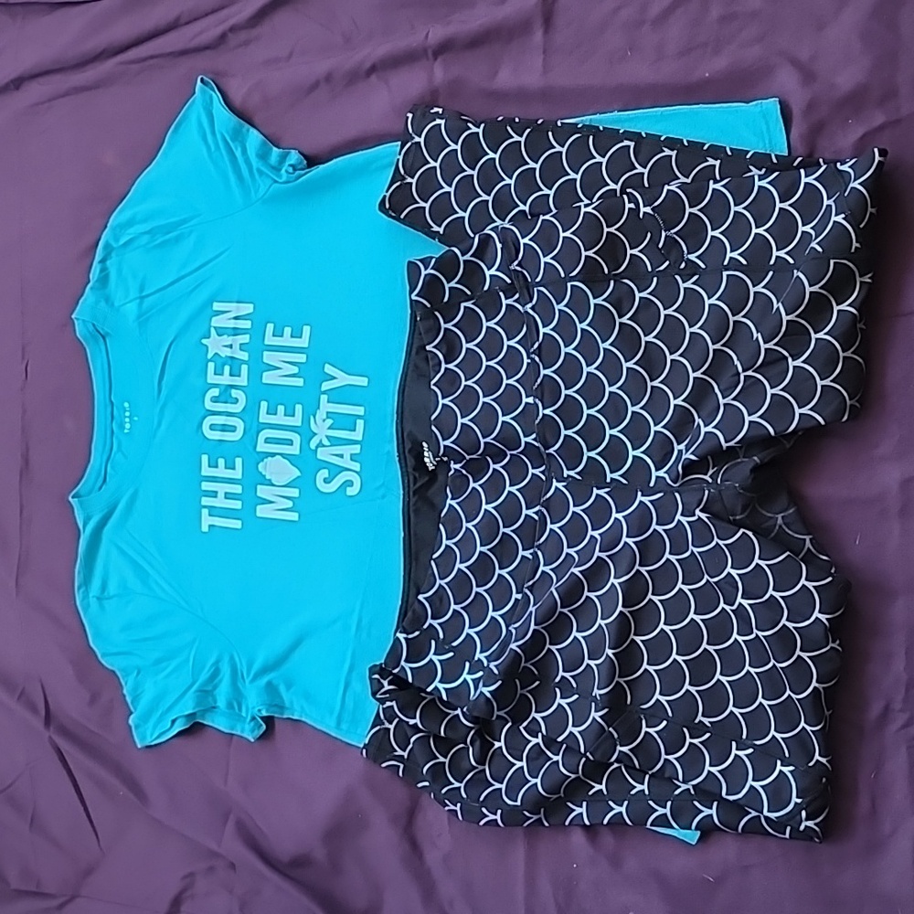 Torrid tshirt and leggings